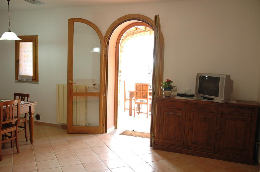 Agriturismo Podere Gozzuto Ґаворрано Номер фото